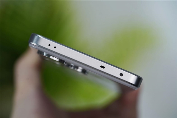 GAME STAR註冊:1699元透明手機!真我Neo7 Turbo圖賞